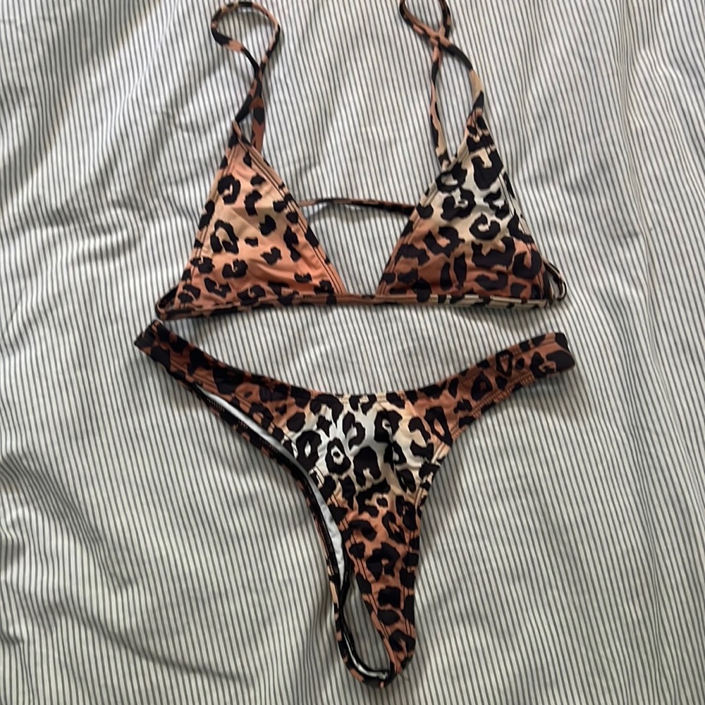 Minimale animale leopard print animal bikini